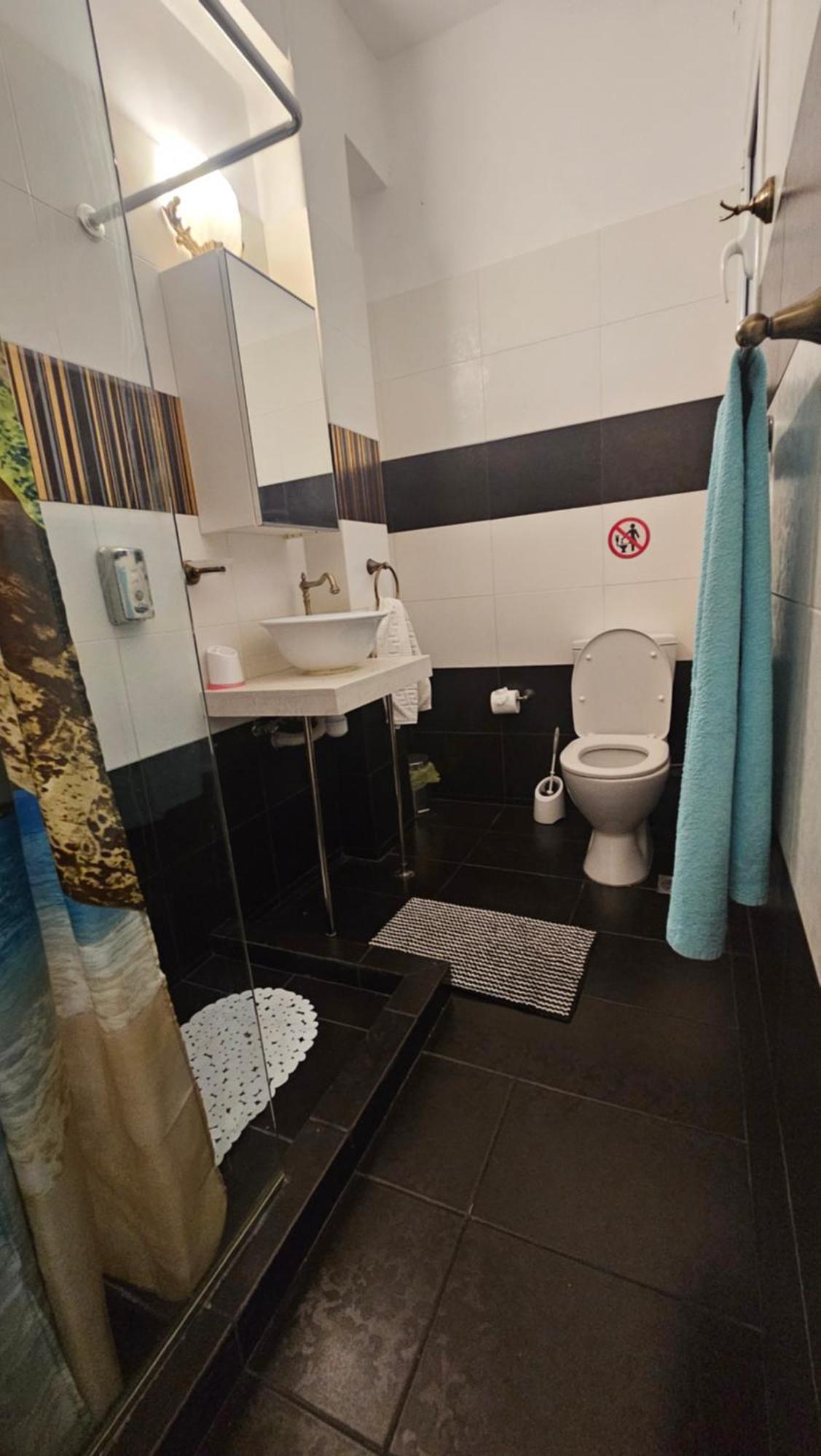 Rent Near Sea In The Center Apartment Athens